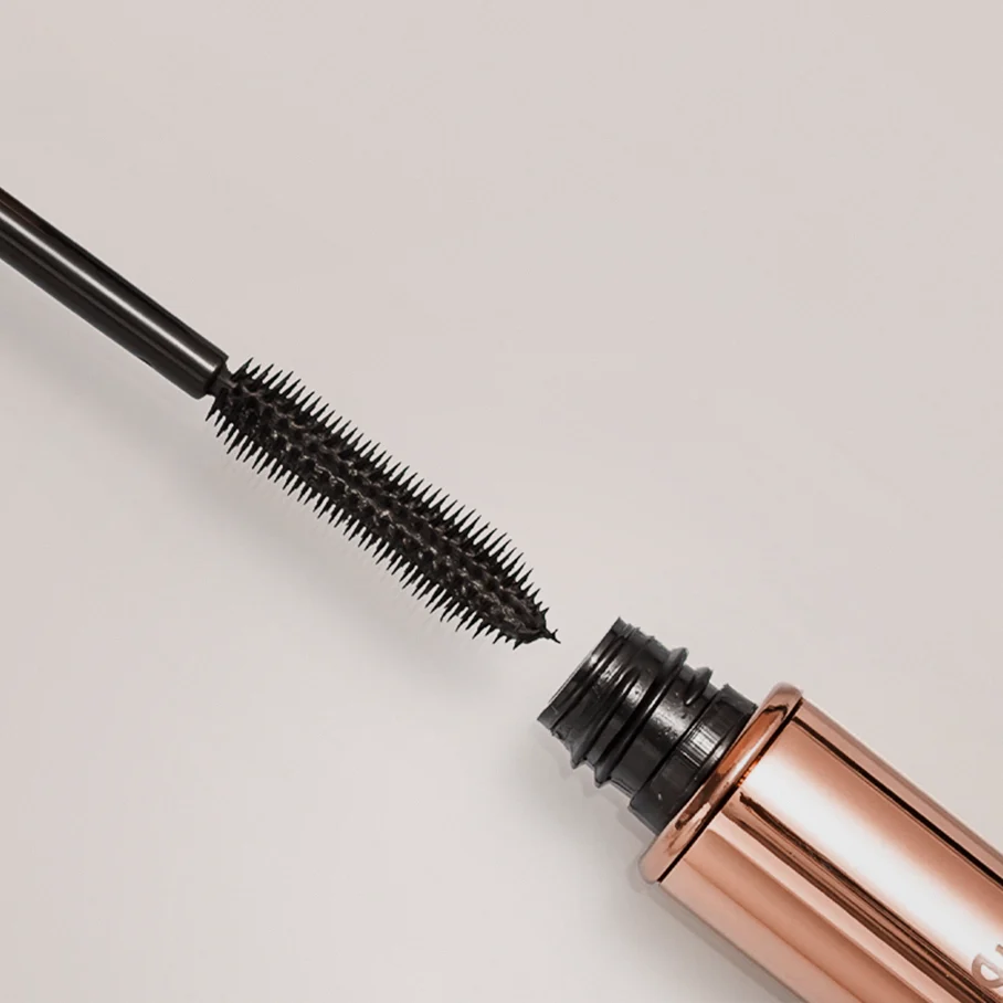 Allure Defining Mascara - Image 3